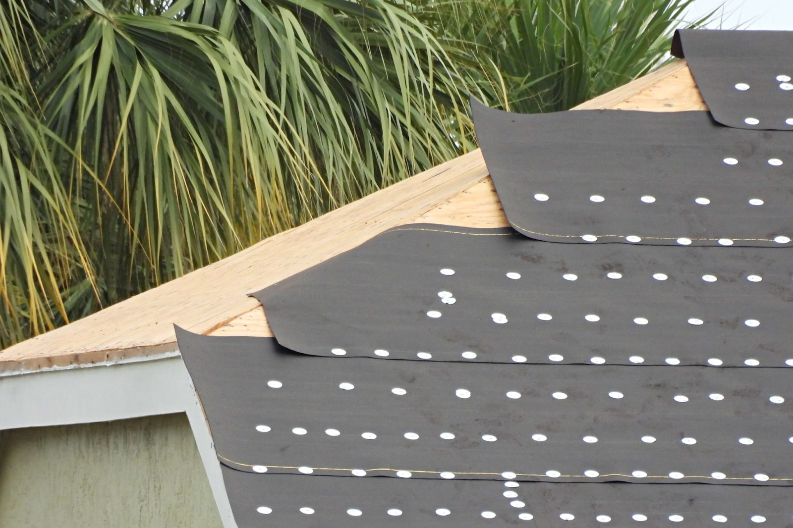 Choosing the Right Roof Underlayment Type
